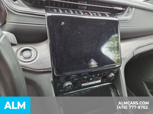 Used 2023 Jeep Grand Cherokee Overland AWD/4WD image 11