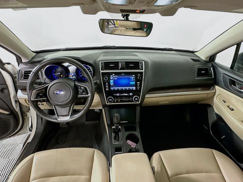 Used 2018 Subaru Outback 3.6R Limited AWD/4WD image 3