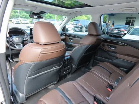 New 2025 Honda Pilot Elite image 15
