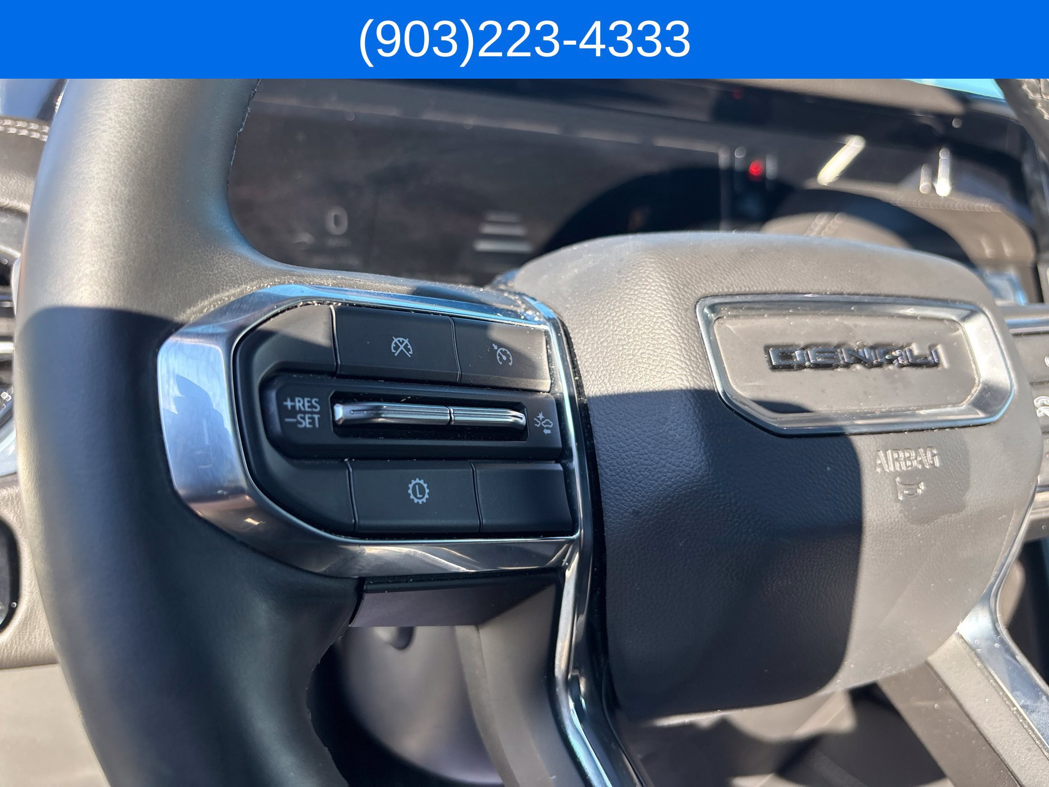 Used 2025 GMC Yukon Denali AWD/4WD image 31