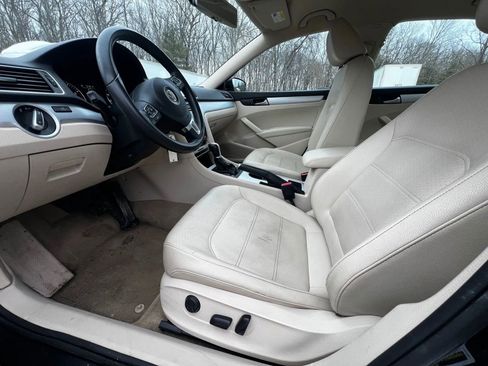 Used 2013 Volkswagen Passat 2.5 SE image 9