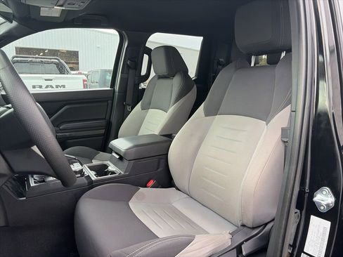 Used 2025 Toyota Tacoma TRD Off-Road image 12