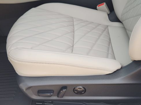 New 2026 Nissan Sentra SL w/ Floor Mat Package FWD image 23