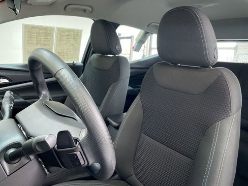 Used 2022 Chevrolet Bolt EUV LT image 19