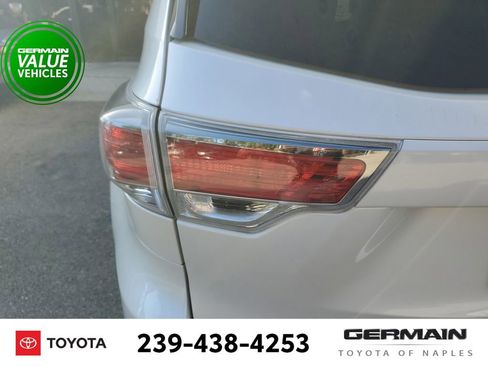 Used 2014 Toyota Highlander Limited Platinum image 14