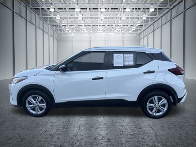 Used 2025 Nissan Kicks Play S FWD image 2