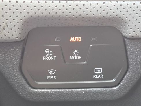Used 2024 Volkswagen Atlas Peak Edition SE AWD/4WD image 7