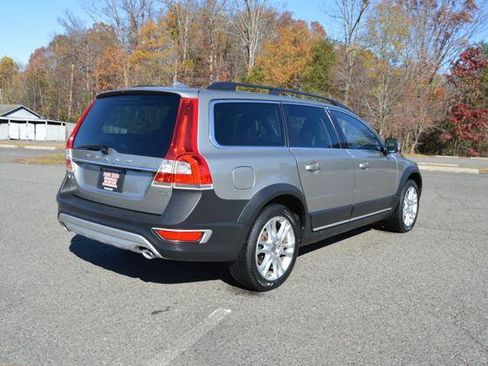 Used 2016 Volvo XC70 T5 Premier w/ Proximity Package FWD image 8