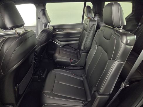 New 2026 Jeep Grand Cherokee L Limited RWD image 16