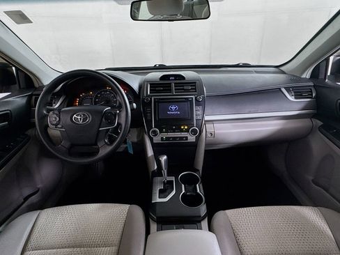 Used 2013 Toyota Camry LE image 25