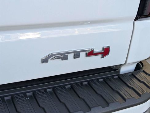 Used 2022 GMC Sierra 1500 AT4 w/ AT4 Premium Package AWD/4WD image 6