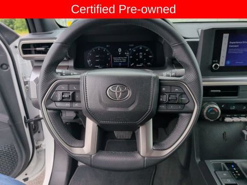 Certified 2025 Toyota Tacoma TRD Off-Road AWD/4WD image 15