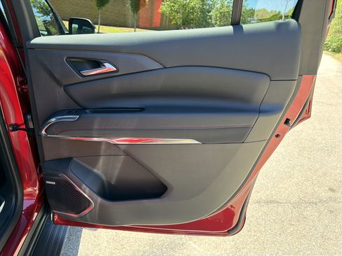 Used 2025 Chevrolet Traverse RS w/ LPO, Floor Liner Package AWD/4WD image 18