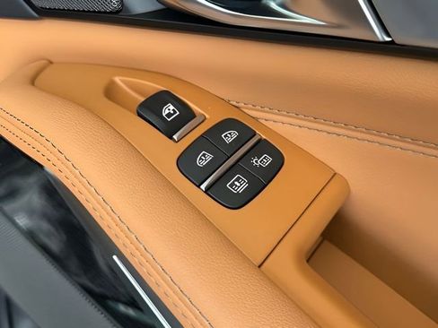 Used 2026 BMW X7 xDrive40i image 34