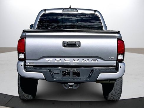 Used 2019 Toyota Tacoma TRD Off-Road w/ Technology Package image 7