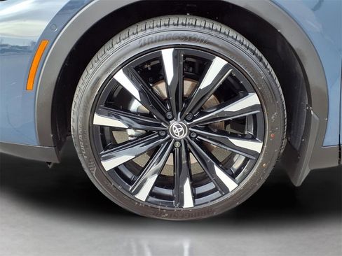 New 2026 Toyota Crown Platinum image 2