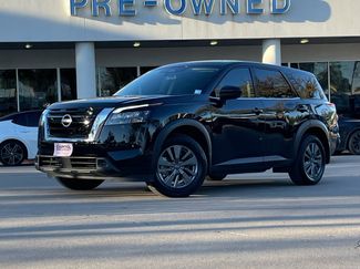 Used 2025 Nissan Pathfinder S video 1