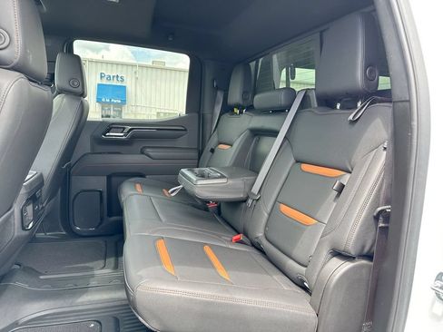 Used 2024 GMC Sierra 1500 AT4 w/ Technology Package AWD/4WD image 23