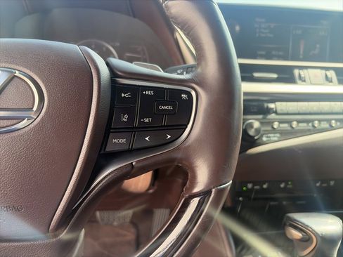 Used 2020 Lexus ES 350 w/ Premium Package image 18