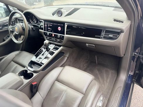 Used 2022 Porsche Macan w/ Premium Package Plus image 21