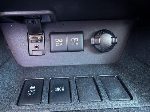 Used 2018 Toyota Highlander SE image 31