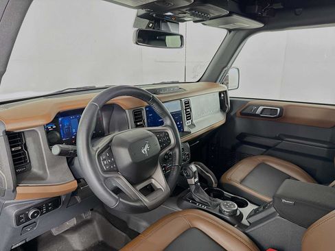 Used 2024 Ford Bronco Outer Banks w/ Sasquatch Package AWD/4WD image 9