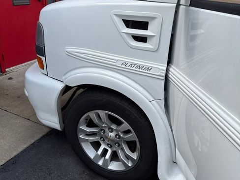 Used 2014 Chevrolet Express 1500 AWD image 51