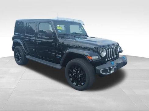 Used 2023 Jeep Wrangler Unlimited Sahara w/ Cold Weather Group AWD/4WD image 4