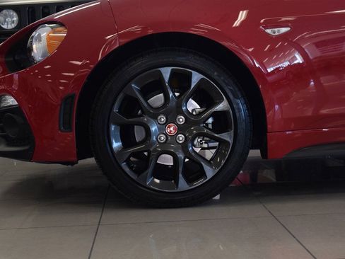 Used 2020 FIAT 124 Spider Abarth w/ Convenience Group RWD image 24