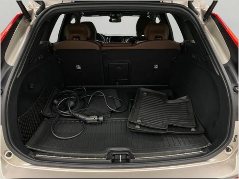 Used 2024 Volvo XC60 T8 Plus w/ Climate Package image 5