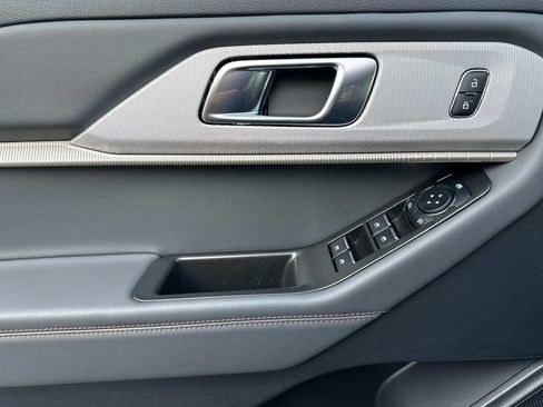 New 2026 Ford Explorer Active AWD/4WD image 8