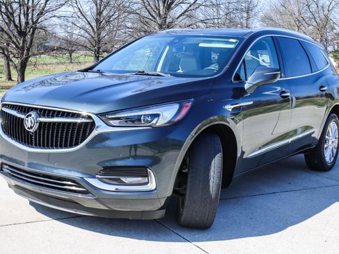 Used 2018 Buick Enclave Premium w/ Experience Buick Package image 3