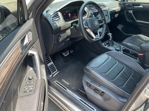 Used 2023 Volkswagen Tiguan SEL R-Line AWD/4WD image 8