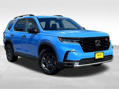 New 2025 Honda Pilot TrailSport