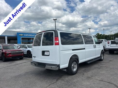 New 2025 Chevrolet Express 3500 Extended RWD image 3