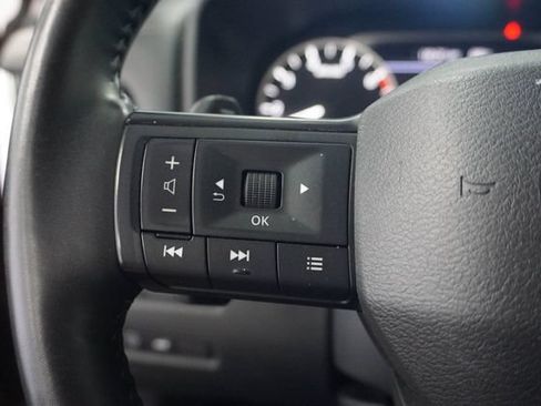 Used 2025 Nissan Rogue SV FWD image 18