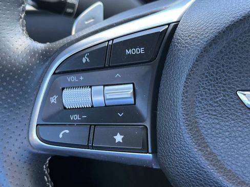 Used 2023 Genesis G70 2.0T image 30