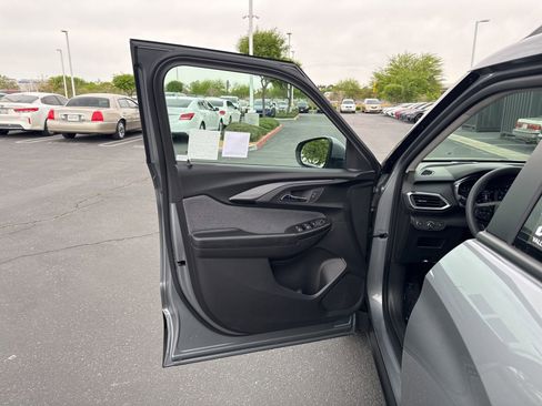 Used 2023 Chevrolet TrailBlazer LT image 13