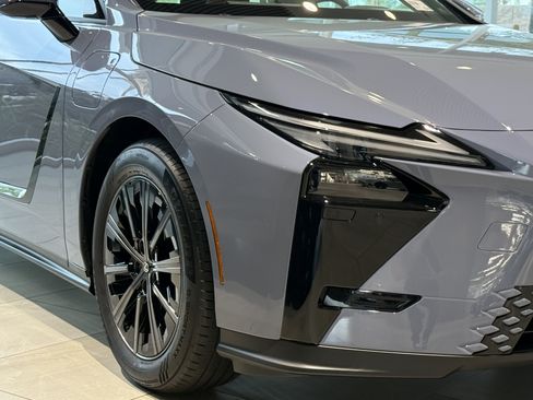 New 2026 Lexus ES 350e FWD image 4