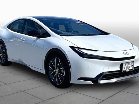 Certified 2025 Toyota Prius XLE FWD image 2