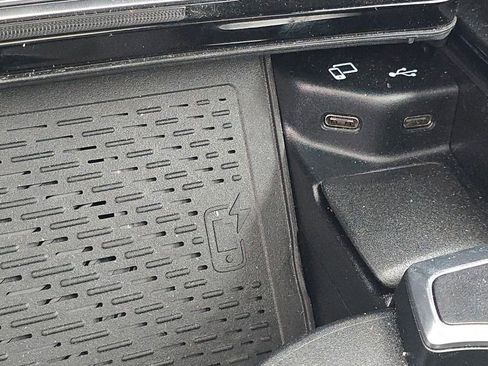 Used 2023 Mercedes-Benz GLE 53 AMG 4MATIC image 33