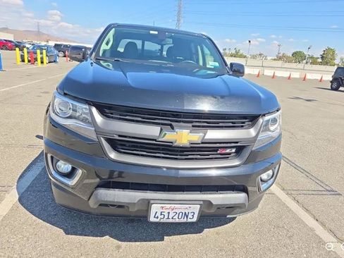 Used 2017 Chevrolet Colorado Z71 image 2