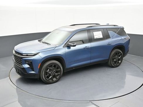 New 2026 Chevrolet Traverse RS w/ LPO, Floor Liner Package FWD image 67