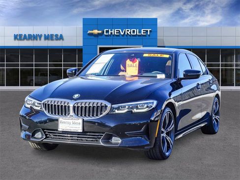 Used 2022 BMW 330e 330e iPerformance w/ Premium Package image 3