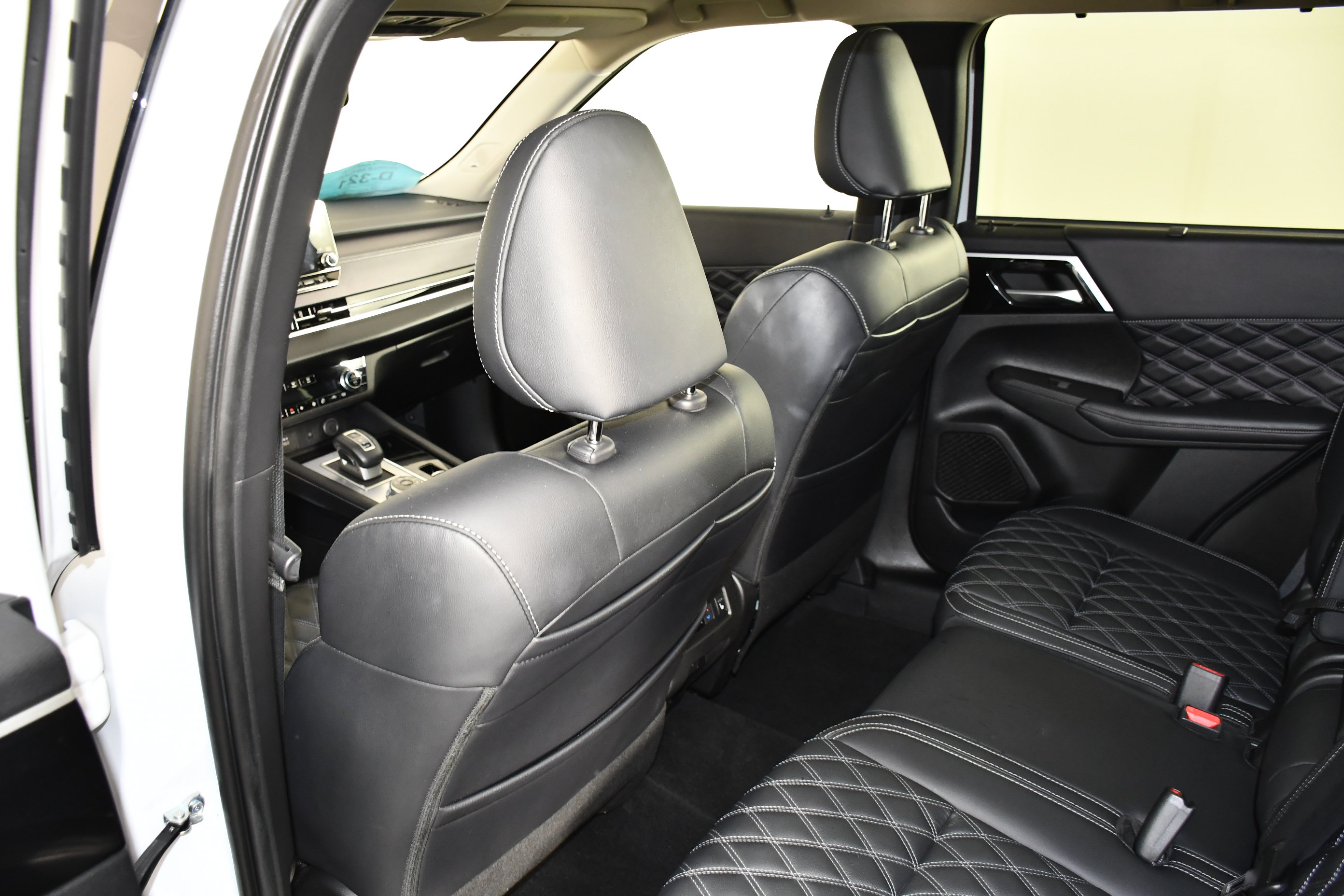 Used 2024 Mitsubishi Outlander SEL AWD/4WD image 46