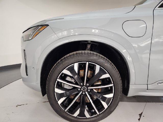 New 2026 Volvo XC90 T8 Plus w/ Protection Package Premier AWD/4WD image 11