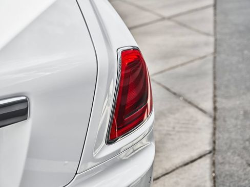 Used 2018 Rolls-Royce Ghost RWD image 12