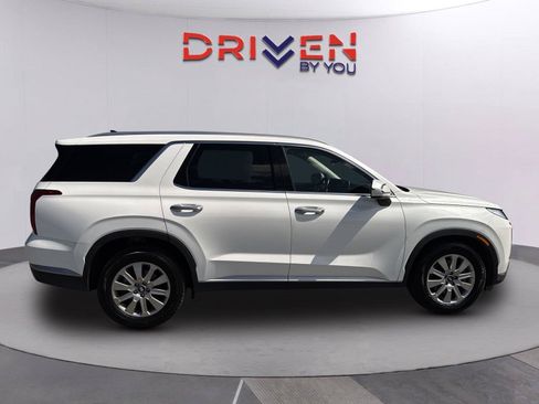 Used 2024 Hyundai Palisade SEL FWD image 2