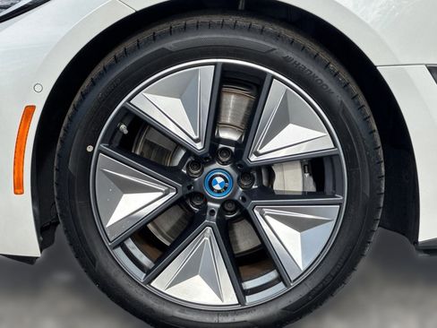 Used 2023 BMW i4 eDrive35 image 11