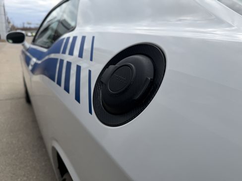 Used 2011 Dodge Challenger image 11